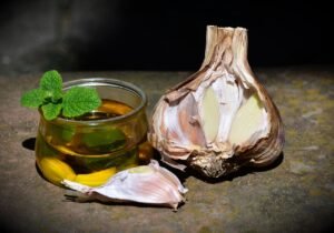 Leading Garlic Oil Manufacturer in India for Pure Quality