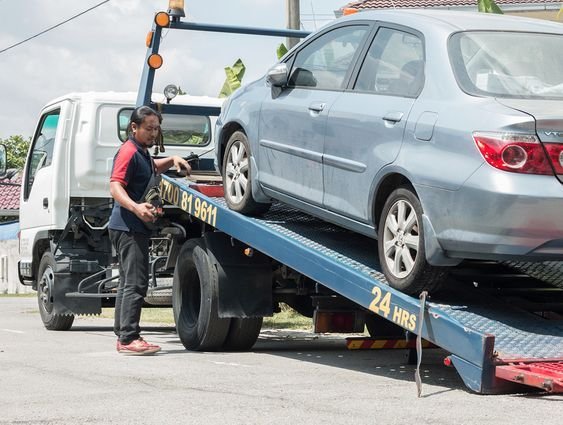 Turn Your Old Car Into Instant Cash with Car Wreckers Brisbane