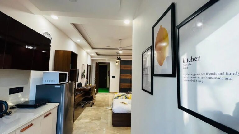 Premium Comfort at Essel Towers: Ideal Service Apartments Near MG Road