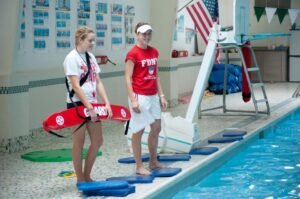 How a Lifeguard Class Helps You Become Job Ready