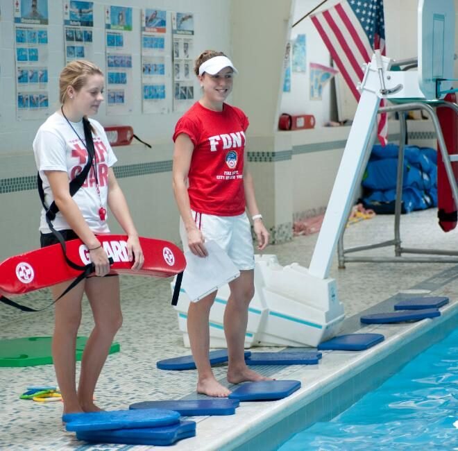 How a Lifeguard Class Helps You Become Job Ready