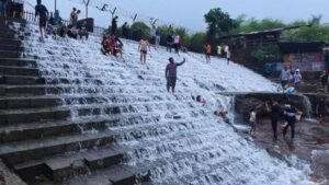 Mumbai To Lonavala Cab Booking | Check Taxi Fare & Book Online