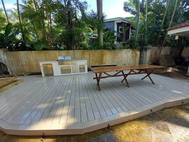 Commercial Deck Builders Miami-Key Considerations for Business Properties